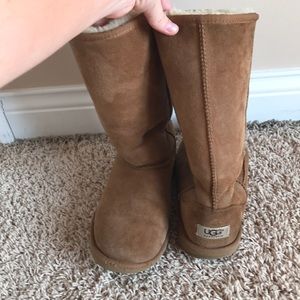 UGGS long-cut boots!!🤗